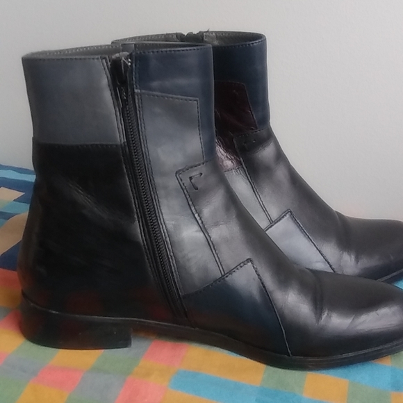 Leather ankle boots, black with grey and burgundy accents - Picture 3 of 7